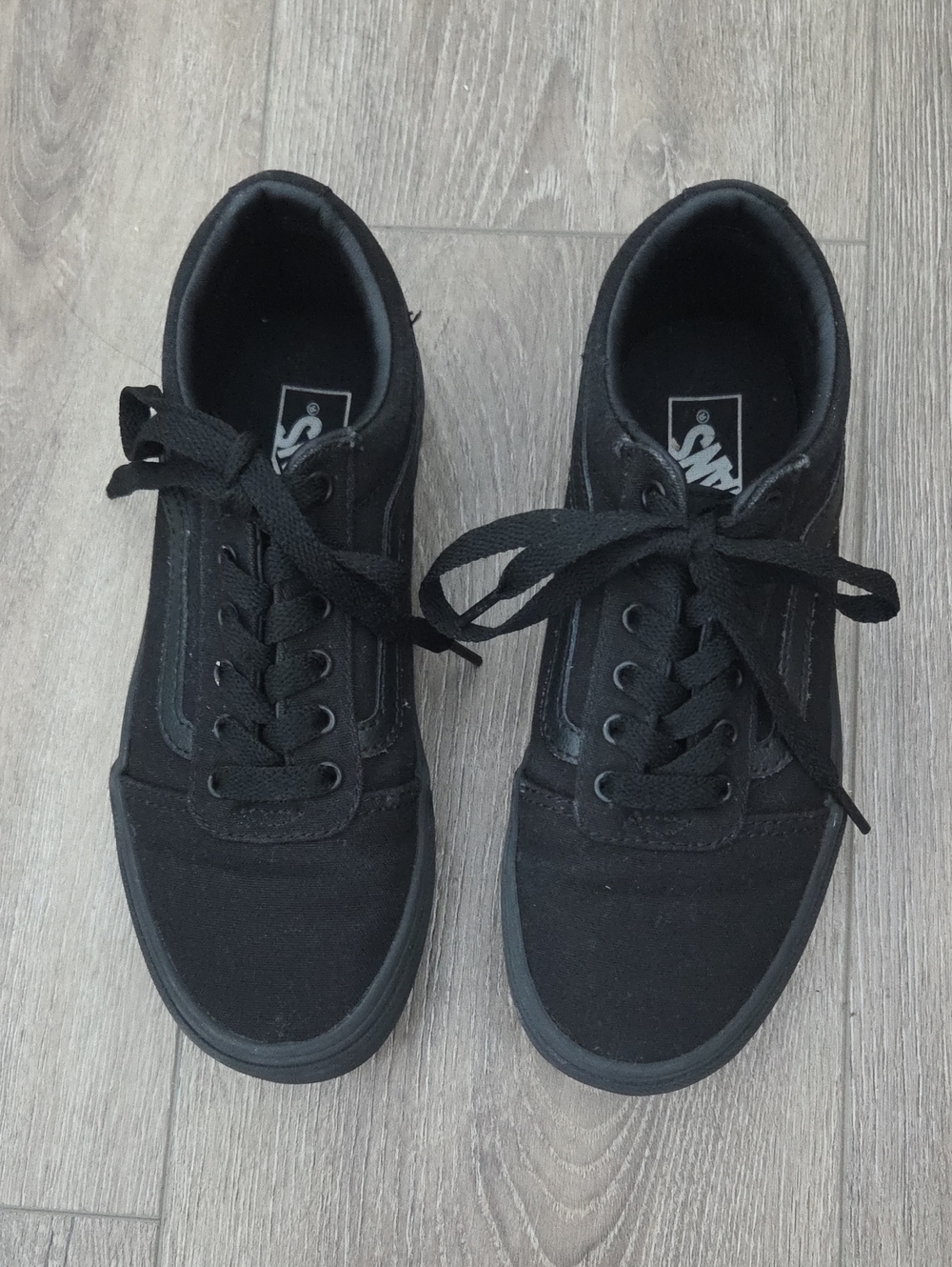 Vans Kids Old Skool Skate Sneaker Blackout Colorway Youth Size 2